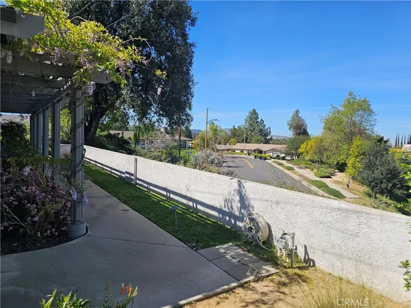 $3,700 | 639 Alta Loma Drive, Redlands, CA 92373