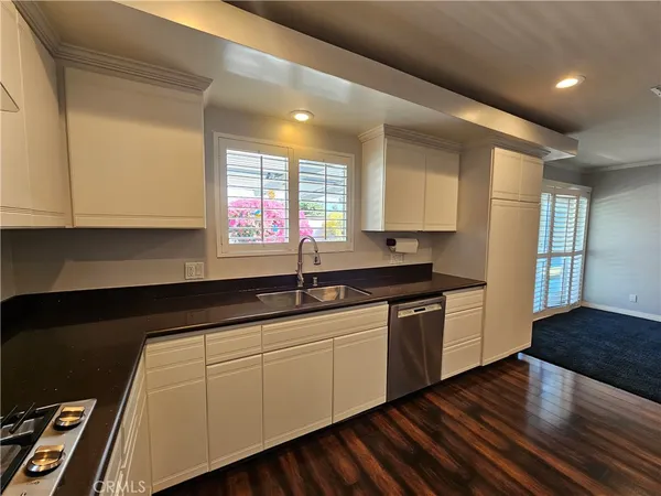 $3,700 | 639 Alta Loma Drive, Redlands, CA 92373