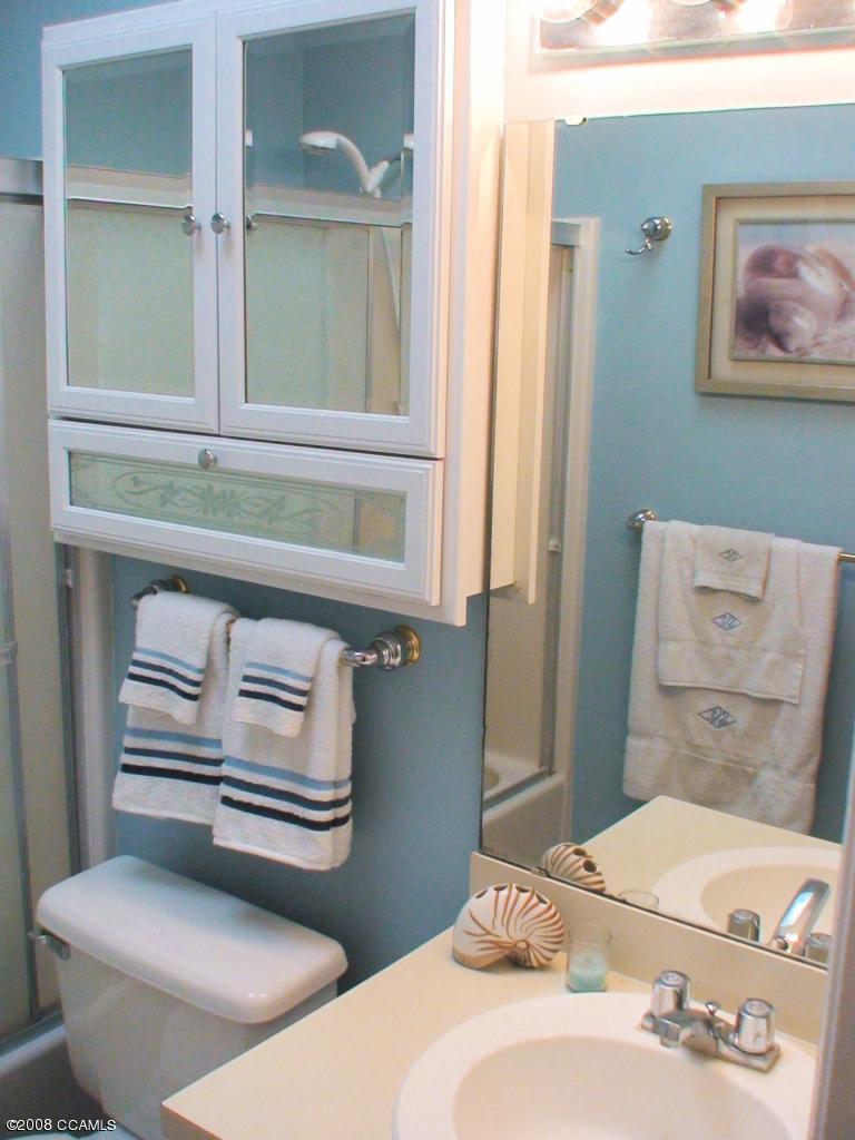 604 North Gate Road Morehead City, NC 28557 - Photo 9 of 14 Master Bathroom