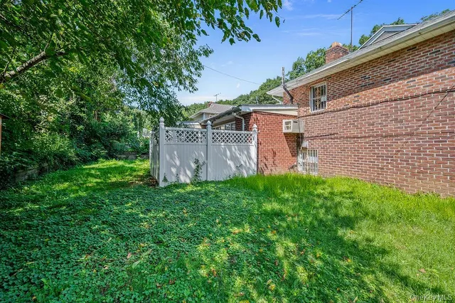 $1,460,000 | 222-60 Birmington Parkway | Bayside