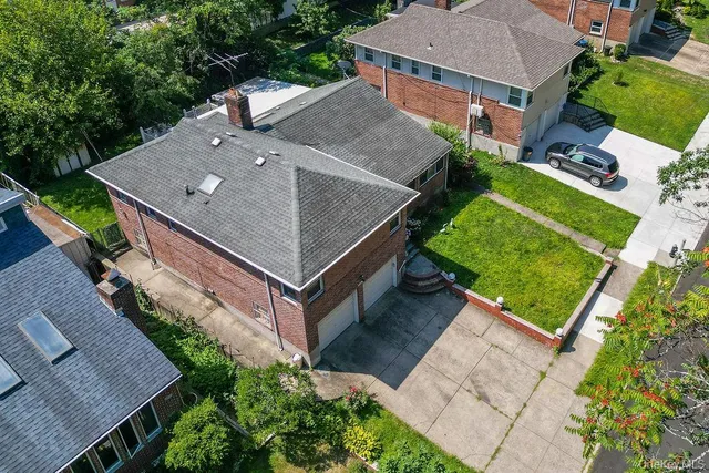 $1,460,000 | 222-60 Birmington Parkway | Bayside