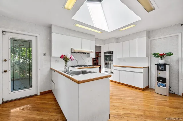 $1,460,000 | 222-60 Birmington Parkway | Bayside