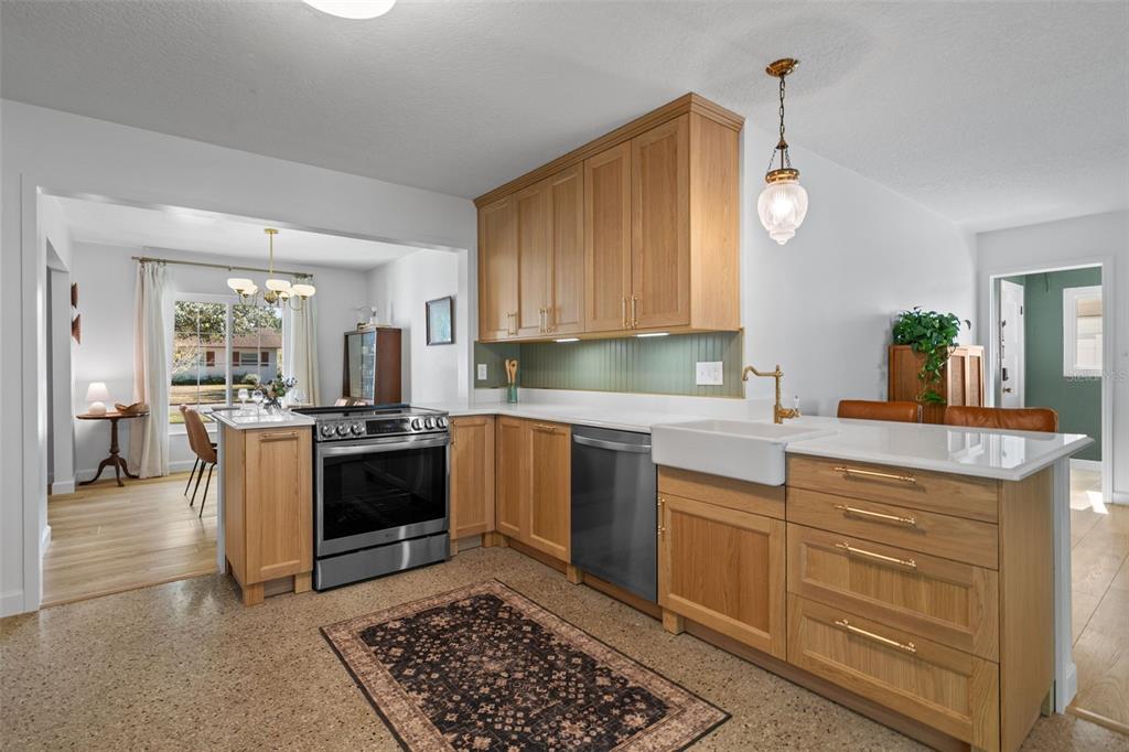 513 Cornwall Road Winter Park, FL 32792 - Photo 3 of 53