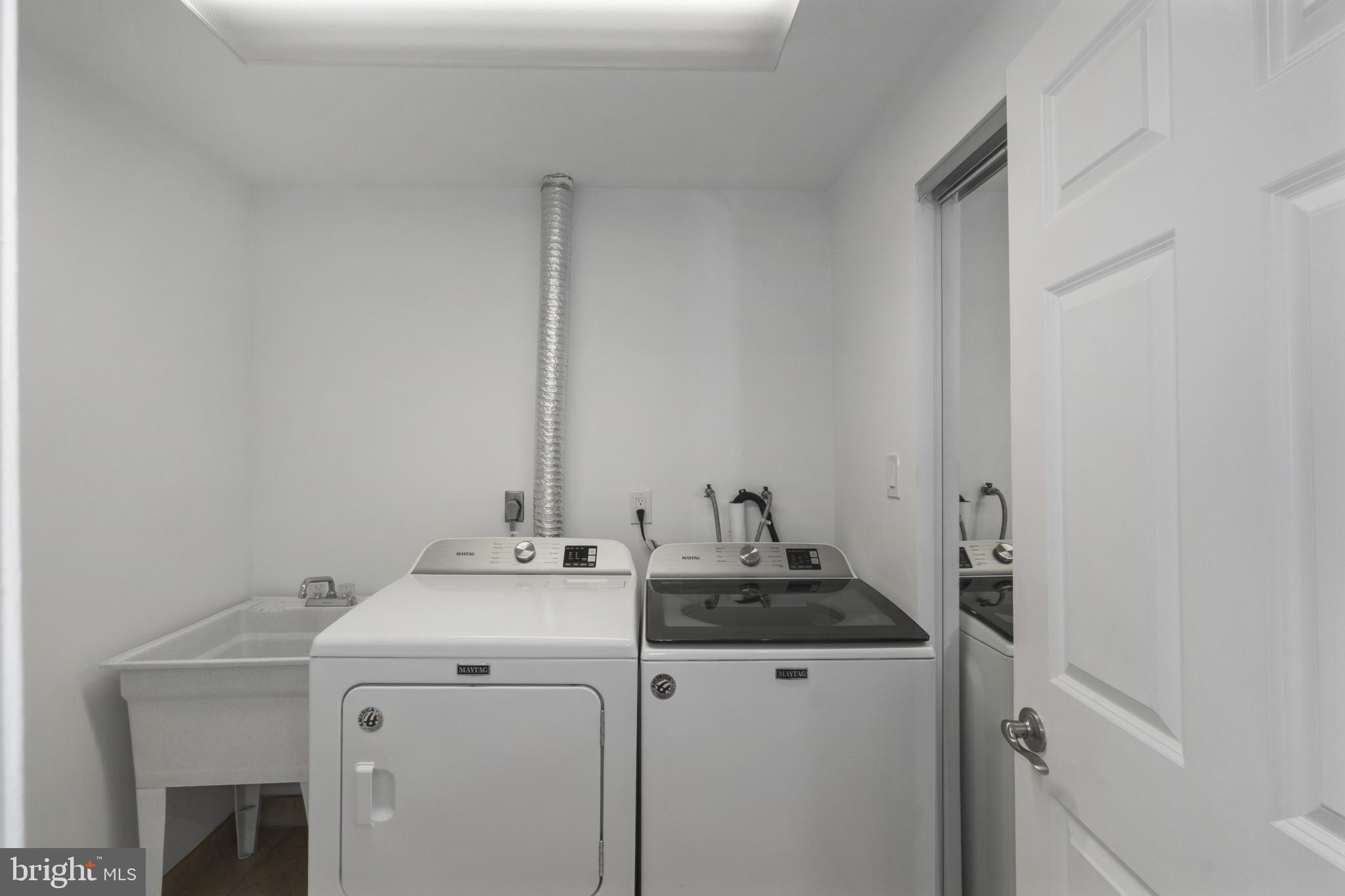 1040 Deer Ridge Drive, Unit 516 Baltimore, MD 21210 - Photo 15 of 33 Laundry Room