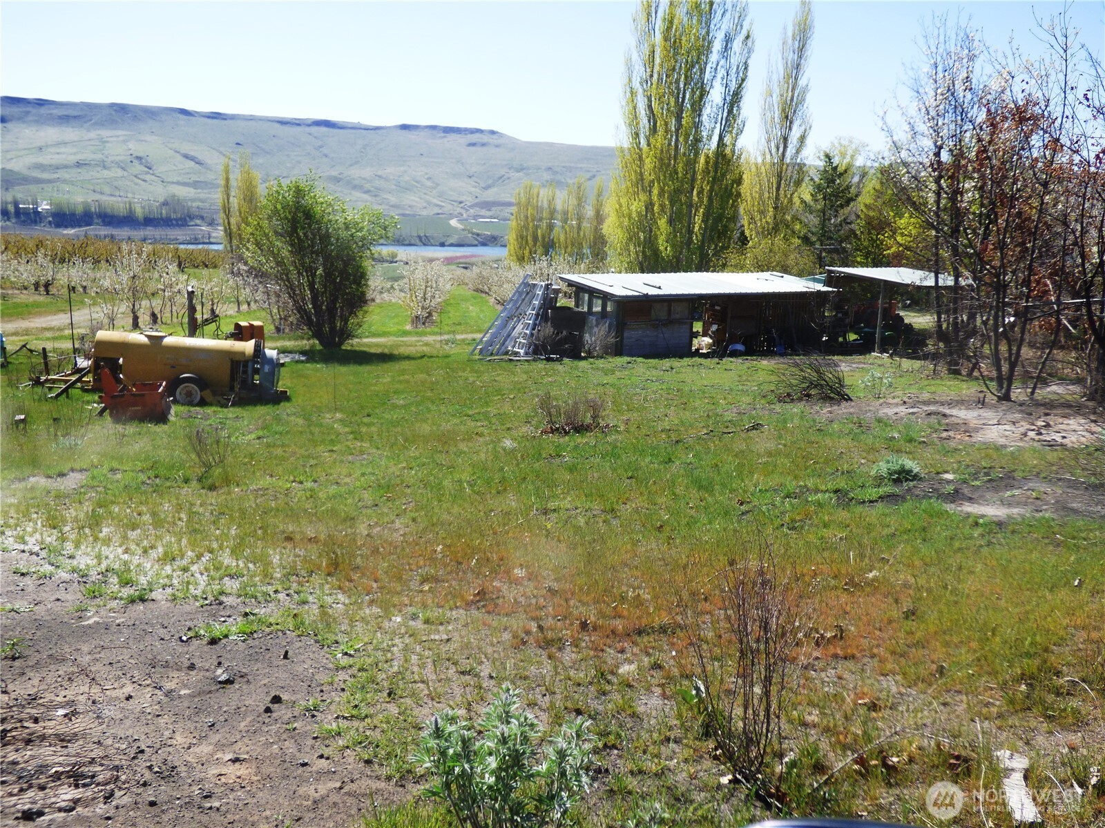 501 Jack Wells Road Bridgeport, WA 98813 - Photo 3 of 19