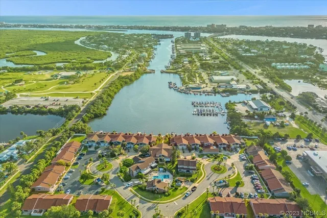 $429,000 | 157 Breezeway Court, New Smyrna Beach, FL 32169