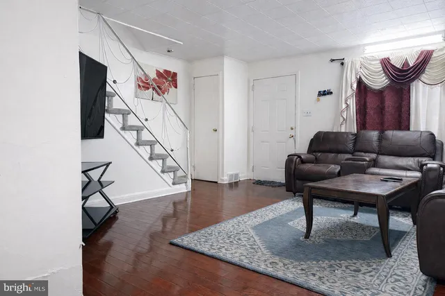 $215,000 | 85 South Harwood Avenue, Upper Darby, PA 19082