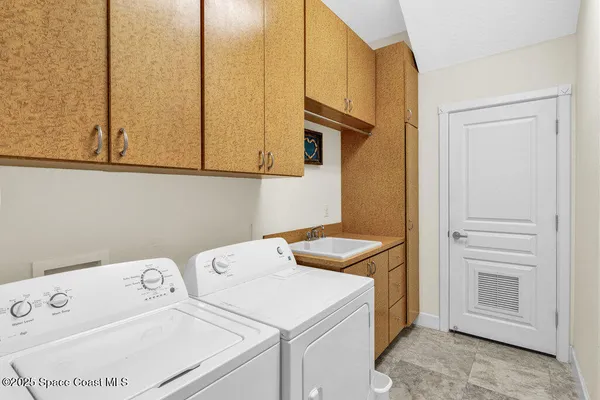 $3,800,000 | 8855 South Hwy A1A, Melbourne Beach, FL 32951