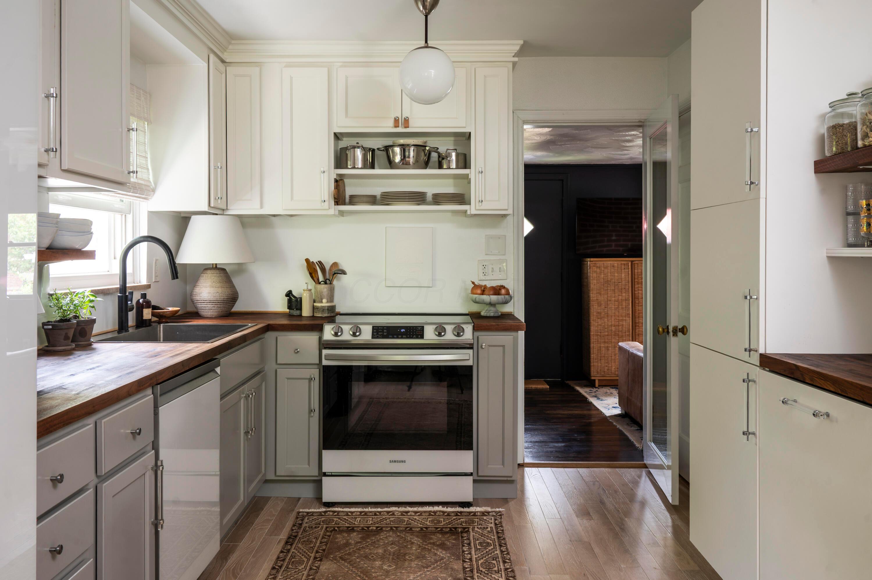 2817 Bryden Road Columbus, OH 43209 - Photo 10 of 41 FOL_5075