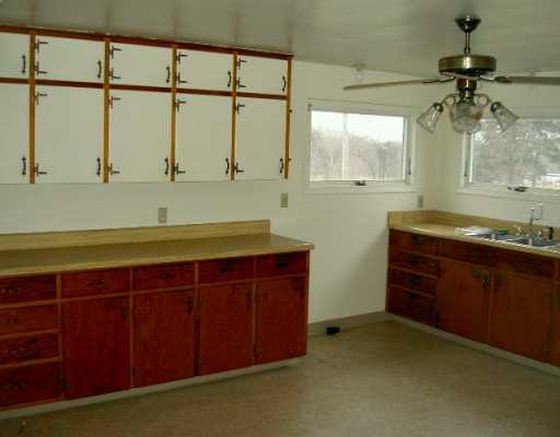 637 Lancaster Road Fombell, PA 16123 - Photo 5 of 8 Kitchen.