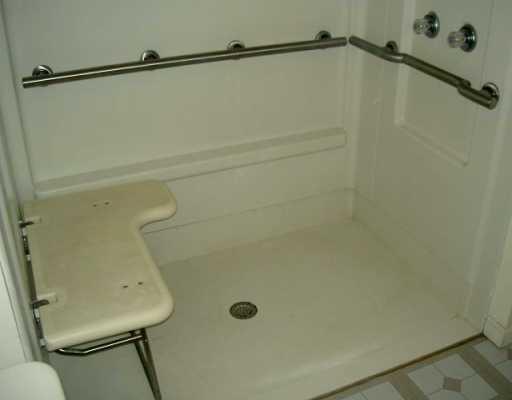 637 Lancaster Road Fombell, PA 16123 - Photo 8 of 8 Master Bath/Spa.