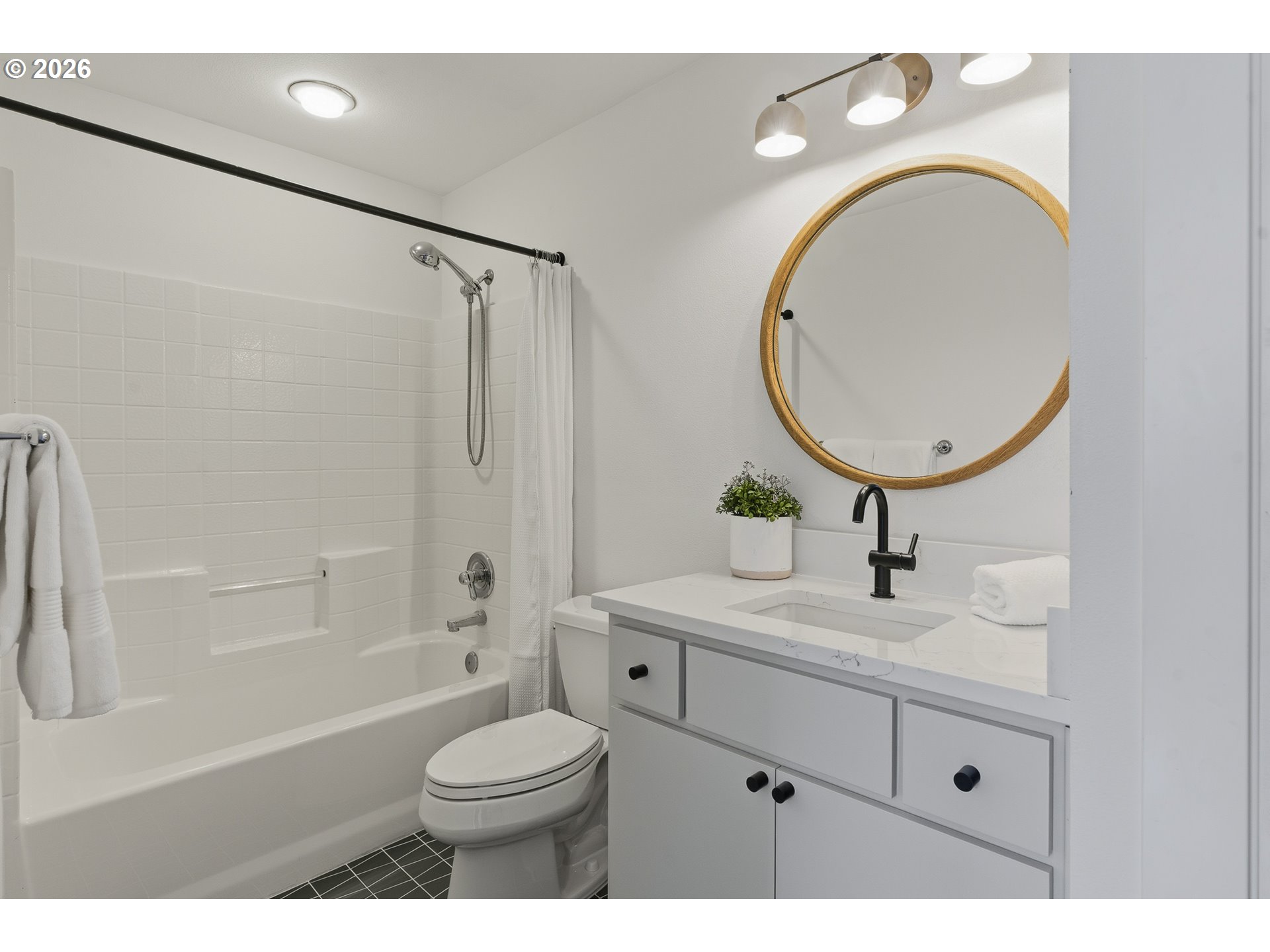 2357 Northwest Quimby Street, Unit 24 Portland, OR 97210 - Photo 18 of 45