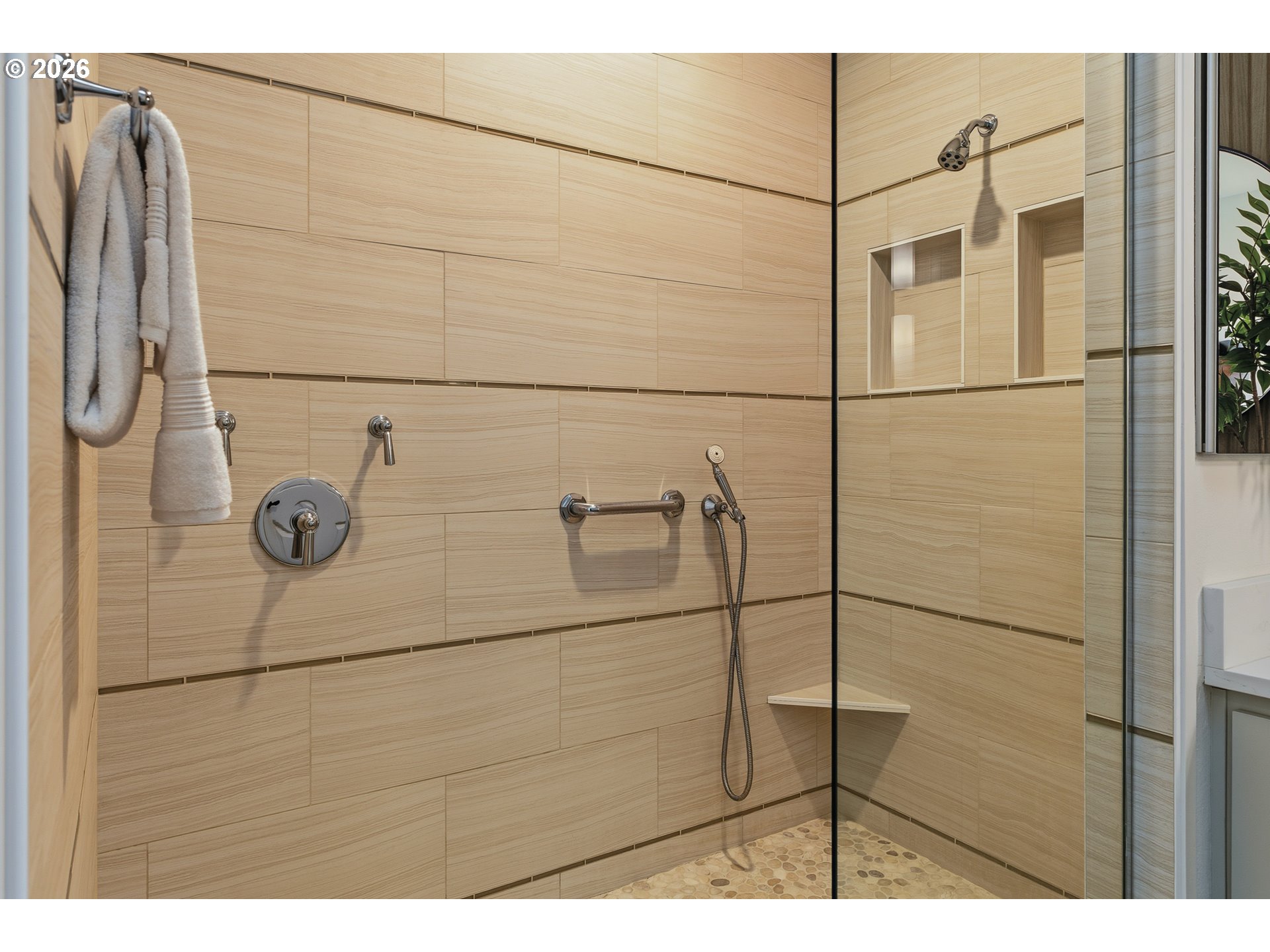 2357 Northwest Quimby Street, Unit 24 Portland, OR 97210 - Photo 31 of 45