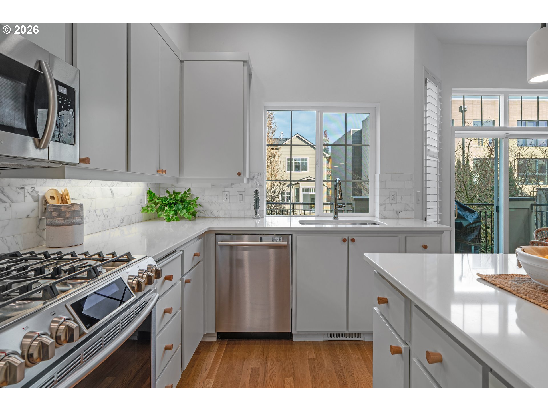 2357 Northwest Quimby Street, Unit 24 Portland, OR 97210 - Photo 10 of 45