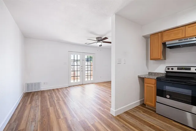 $970 | 2217 Mission Hill Drive, Unit C, Austin, TX 78741