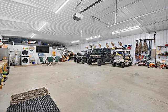 $2,749,000 | W6191 Lueck Lane, Princeton, WI 54968