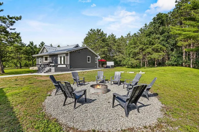 $2,749,000 | W6191 Lueck Lane, Princeton, WI 54968