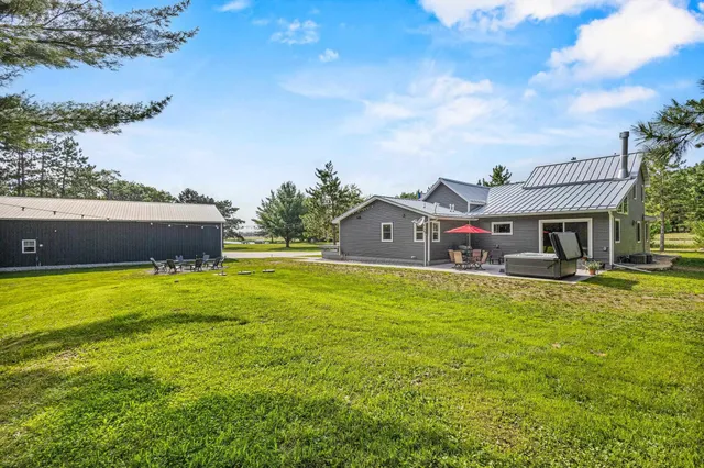 $2,749,000 | W6191 Lueck Lane, Princeton, WI 54968