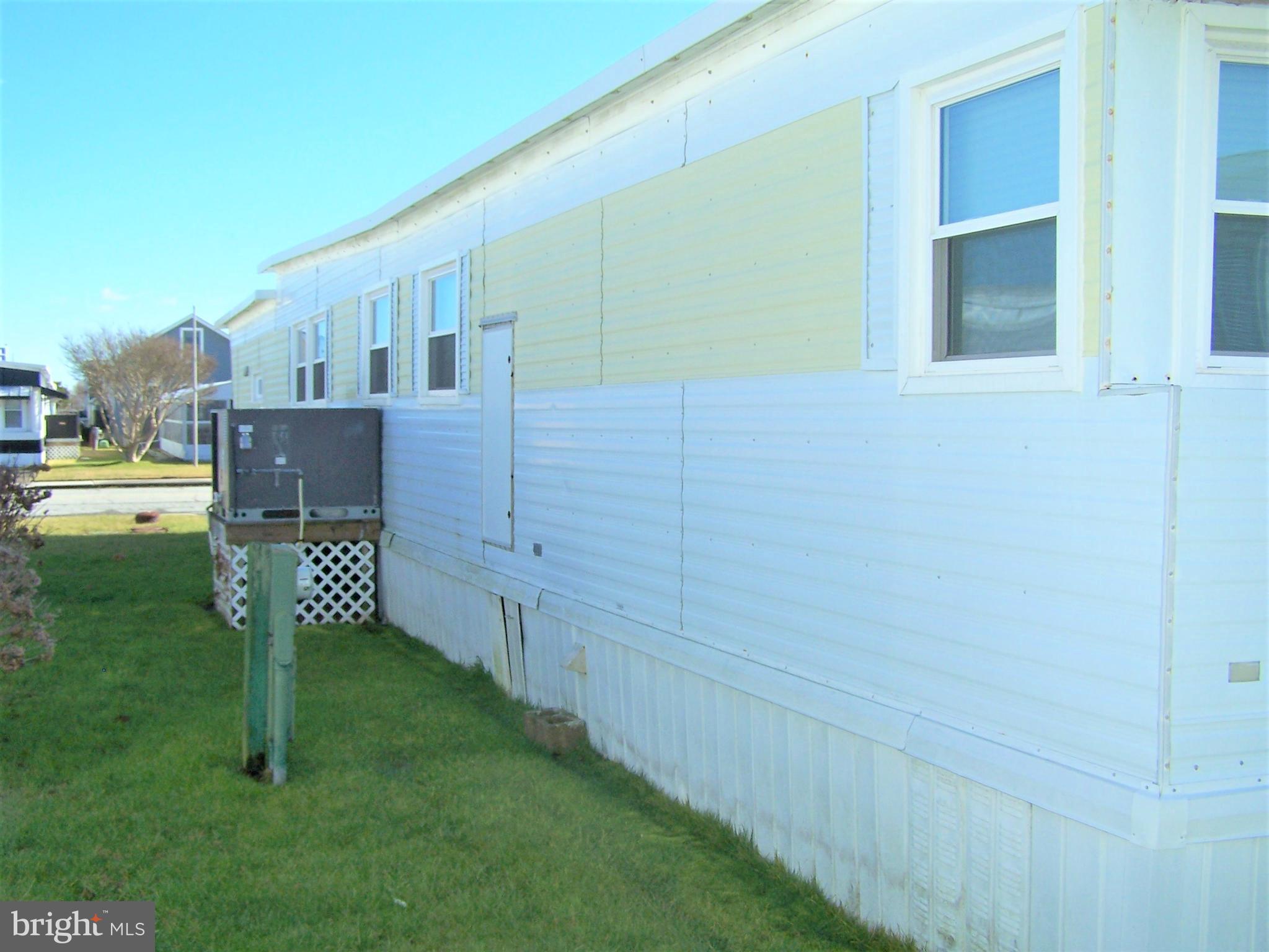 Right Rear Elevation