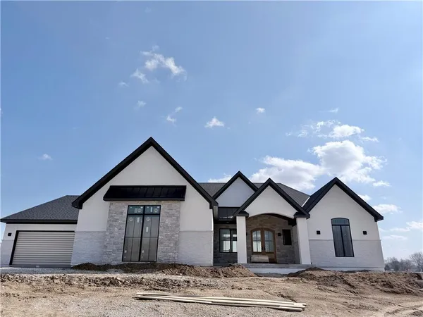 $1,599,999 | 7535 Northwest Fawn Circle, Parkville, MO 64152