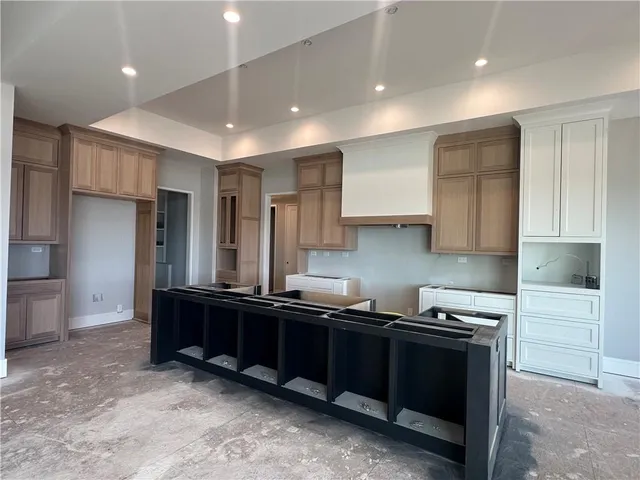 $1,599,999 | 7535 Northwest Fawn Circle, Parkville, MO 64152