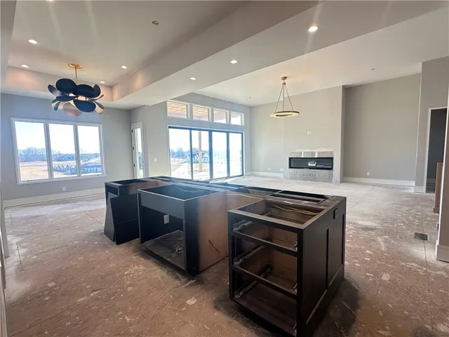 $1,599,999 | 7535 Northwest Fawn Circle, Parkville, MO 64152