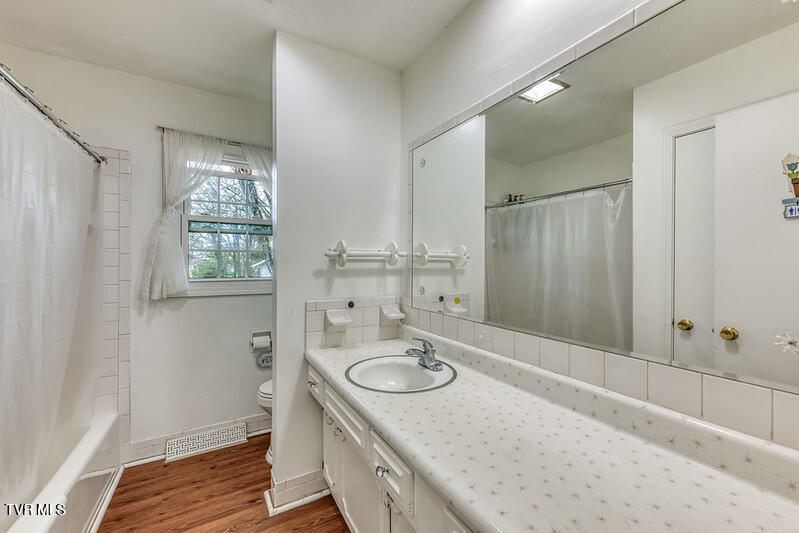 1805 Broadmoor Road Johnson City, TN 37604 - Photo 25 of 45 1805 Broadmoor Rd-22-L