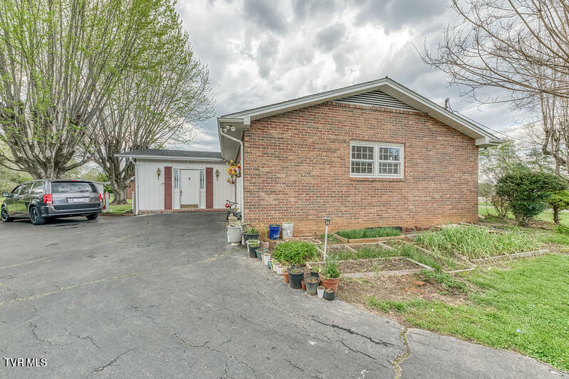 1805 Broadmoor Road Johnson City, TN 37604 - Photo 39 of 45 1805 Broadmoor Rd-33-L