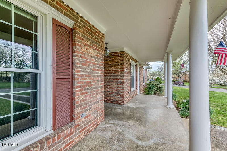 1805 Broadmoor Road Johnson City, TN 37604 - Photo 4 of 45 1805 Broadmoor Rd-2-L