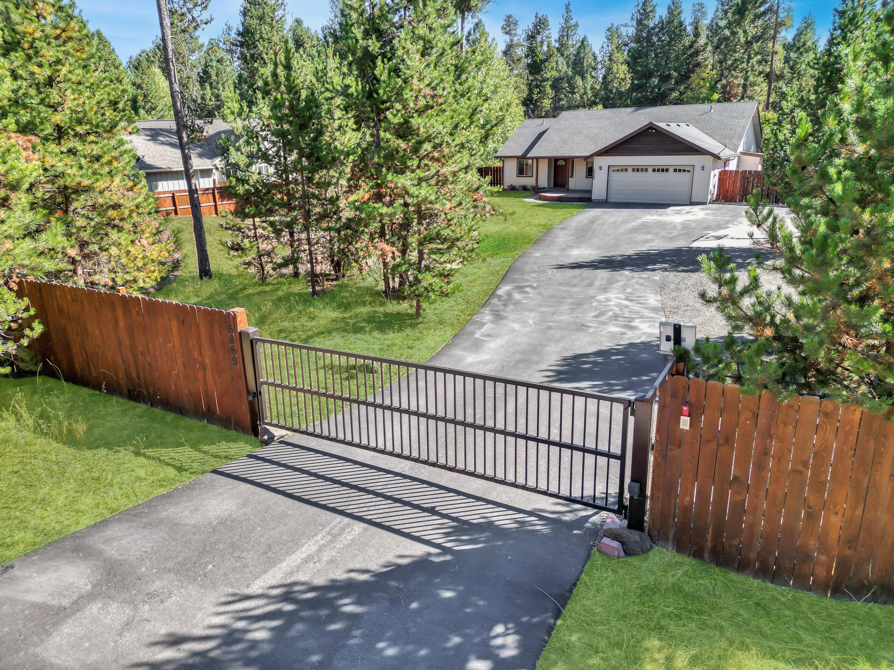 16869 Downey Road Bend, OR 97707 - Photo 3 of 27 DJI_0169