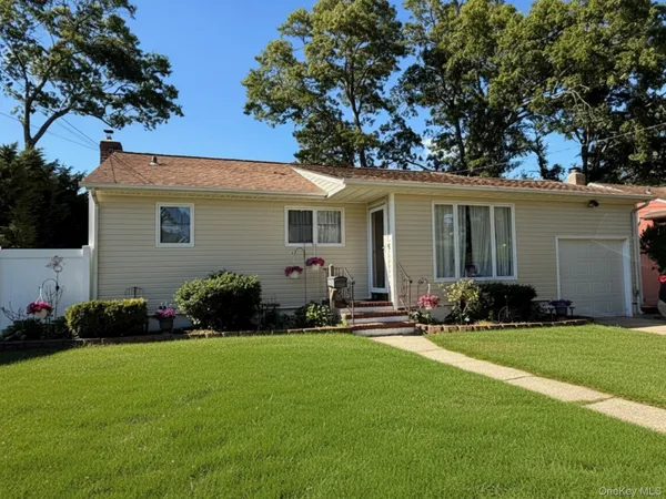 $649,888 | 787 Frankford Road, West Babylon, NY 11704