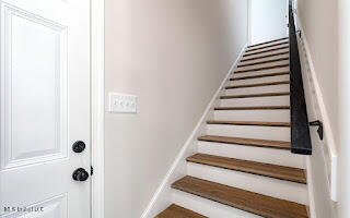 2225 Scott Mdws Lane Hernando, MS 38632 - Photo 33 of 35 stairs