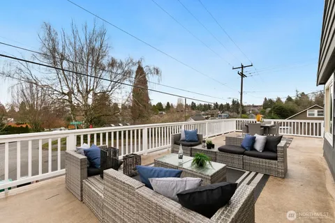 $900,000 | 3202 49th Avenue Southwest, Seattle, WA 98116