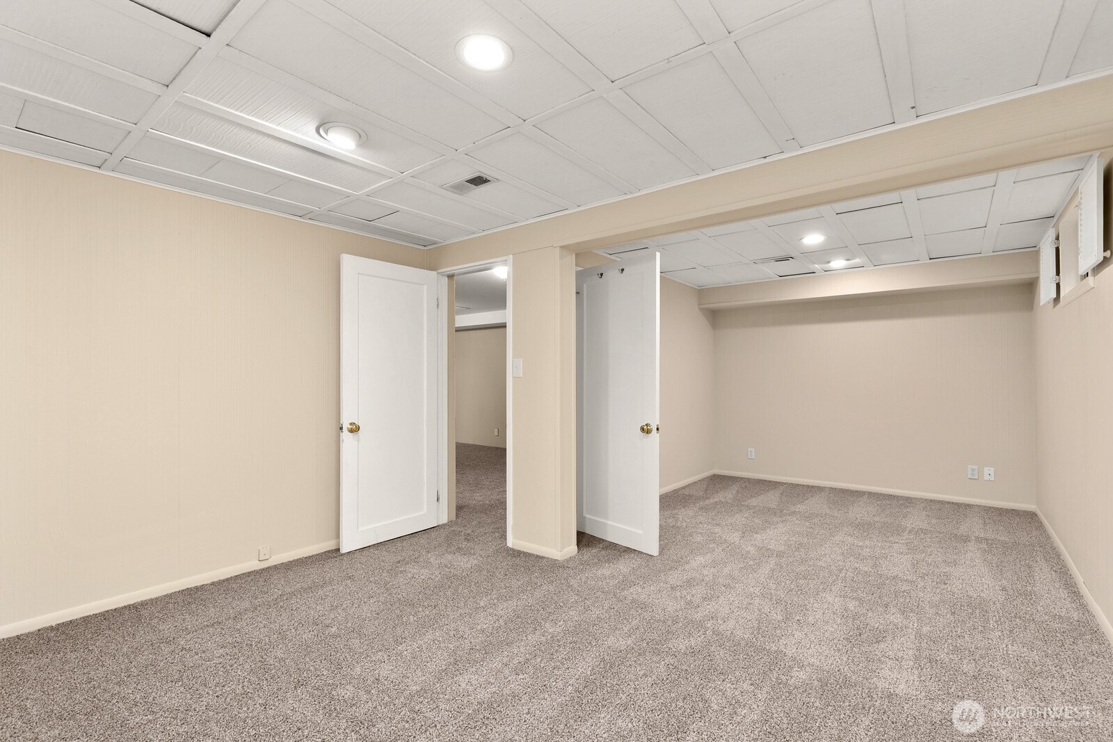 3202 49th Avenue Southwest Seattle, WA 98116 - Photo 23 of 35