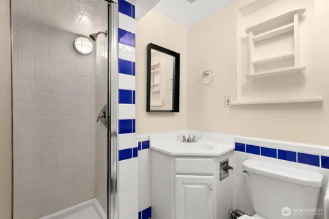 $900,000 | 3202 49th Avenue Southwest, Seattle, WA 98116