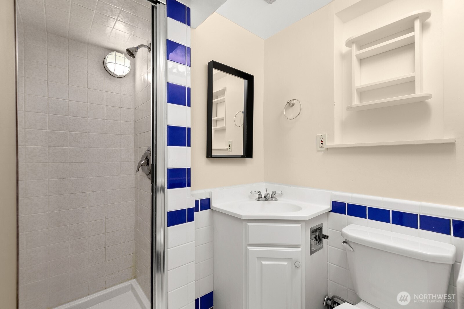 3202 49th Avenue Southwest Seattle, WA 98116 - Photo 24 of 35