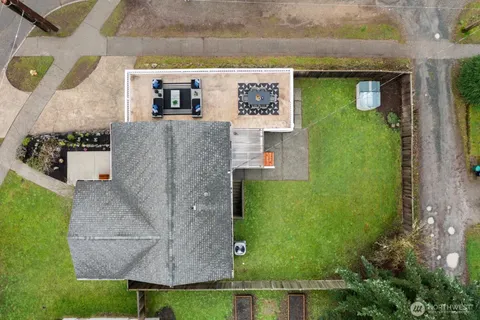 $900,000 | 3202 49th Avenue Southwest, Seattle, WA 98116