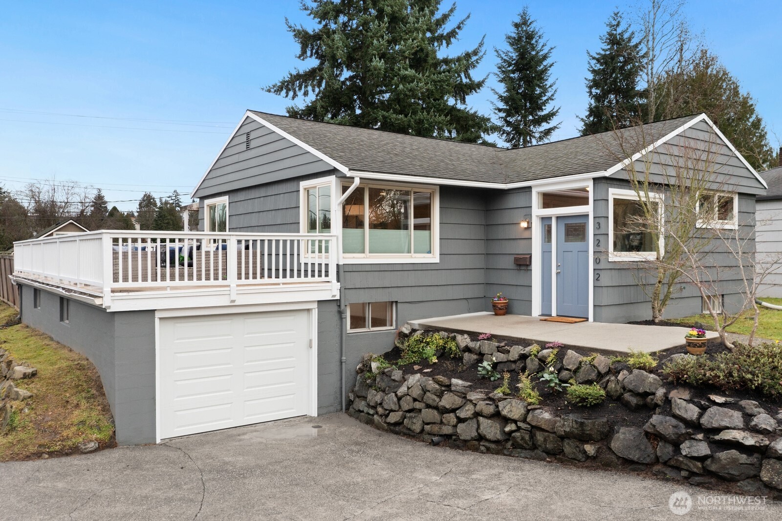 3202 49th Avenue Southwest Seattle, WA 98116 - Photo 4 of 35