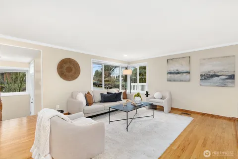 $900,000 | 3202 49th Avenue Southwest, Seattle, WA 98116