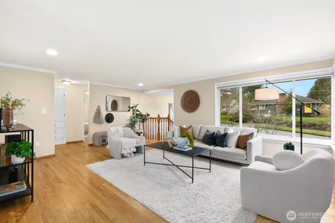 $900,000 | 3202 49th Avenue Southwest, Seattle, WA 98116