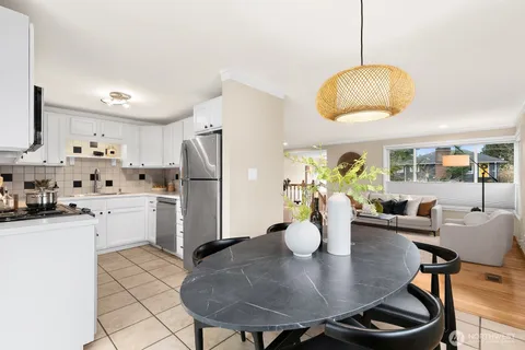 $900,000 | 3202 49th Avenue Southwest, Seattle, WA 98116