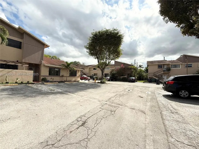 $2,500 | 3630 Southwest 112th Avenue, Unit 53, Miami, FL 33165