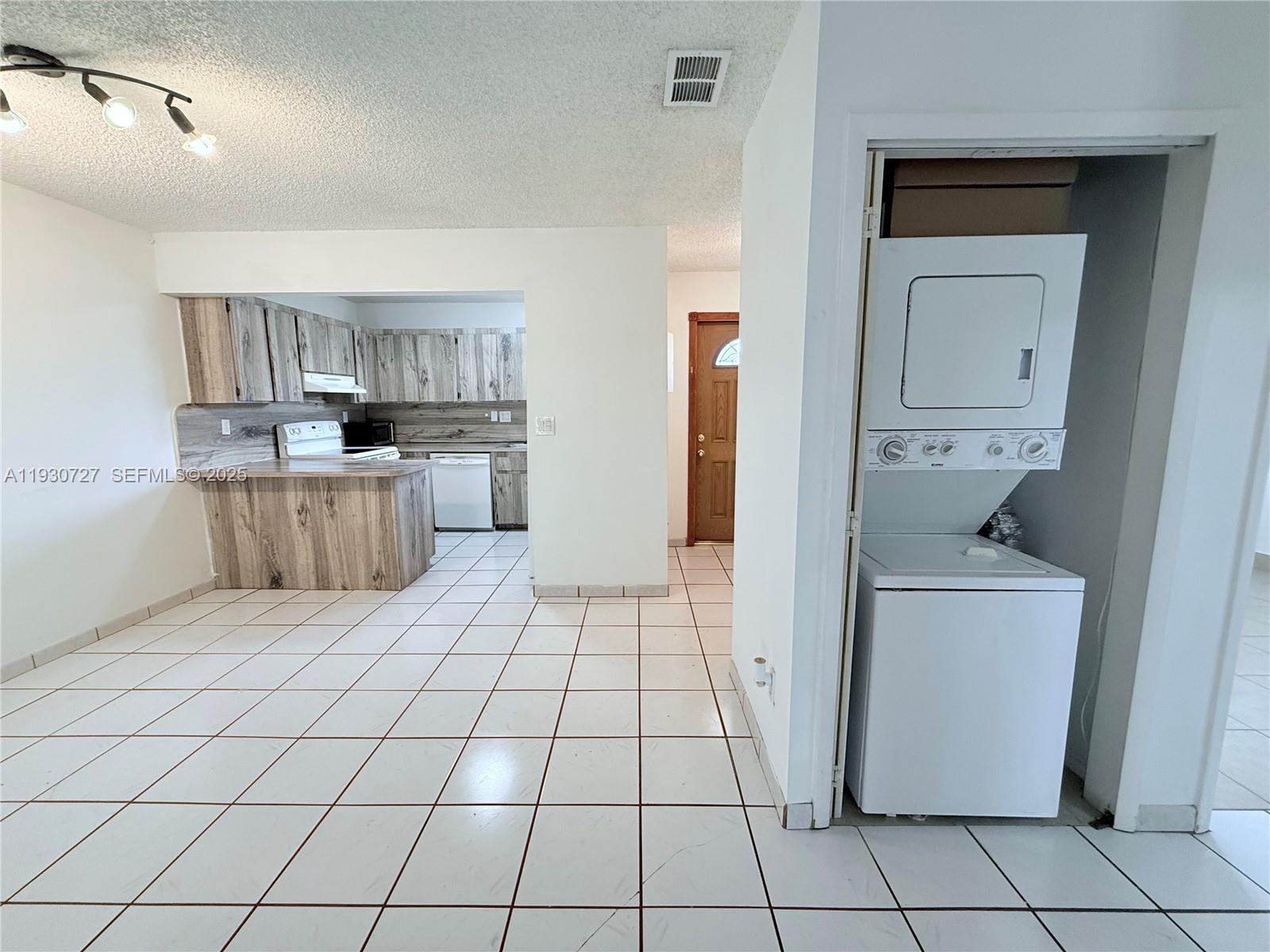 3630 Southwest 112th Avenue, Unit 53 Miami, FL 33165 - Photo 5 of 16