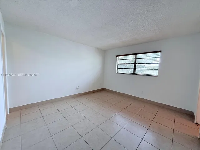 $2,500 | 3630 Southwest 112th Avenue, Unit 53, Miami, FL 33165