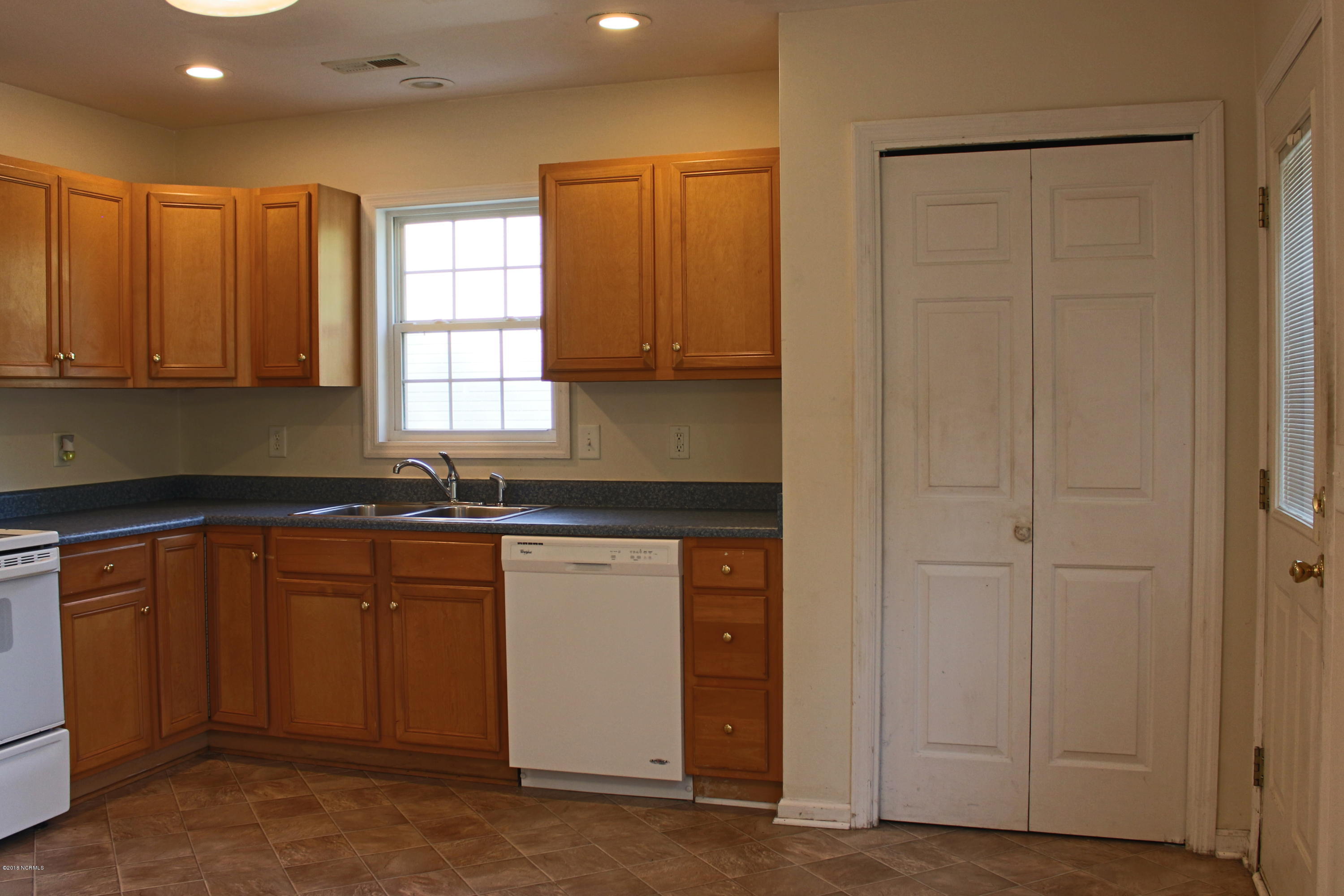630 Prospect Road Southport, NC 28461 - Photo 7 of 20 IMG_4243