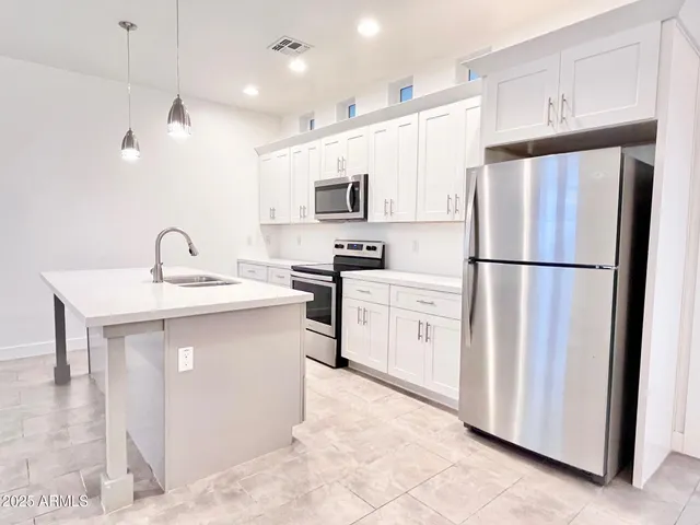 $2,395 | 3000 North 37th Street, Unit 6, Phoenix, AZ 85018