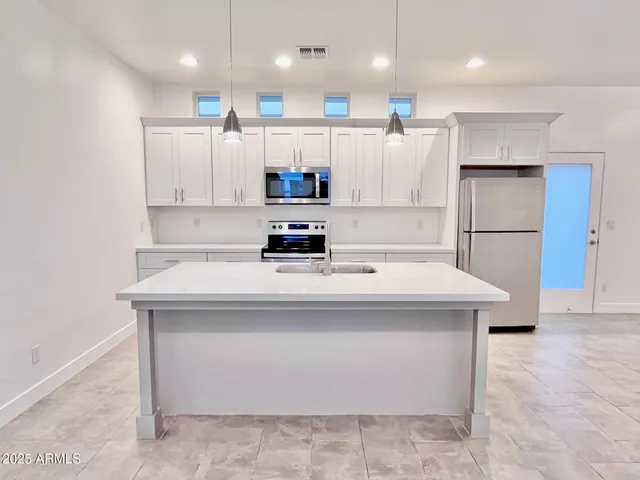 $2,395 | 3000 North 37th Street, Unit 6, Phoenix, AZ 85018