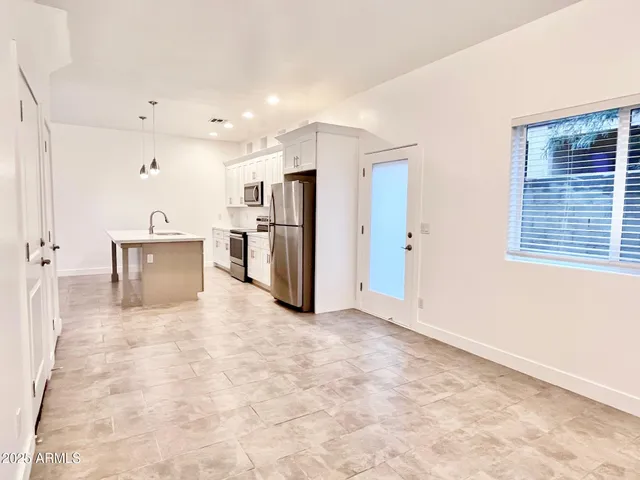 $2,395 | 3000 North 37th Street, Unit 6, Phoenix, AZ 85018