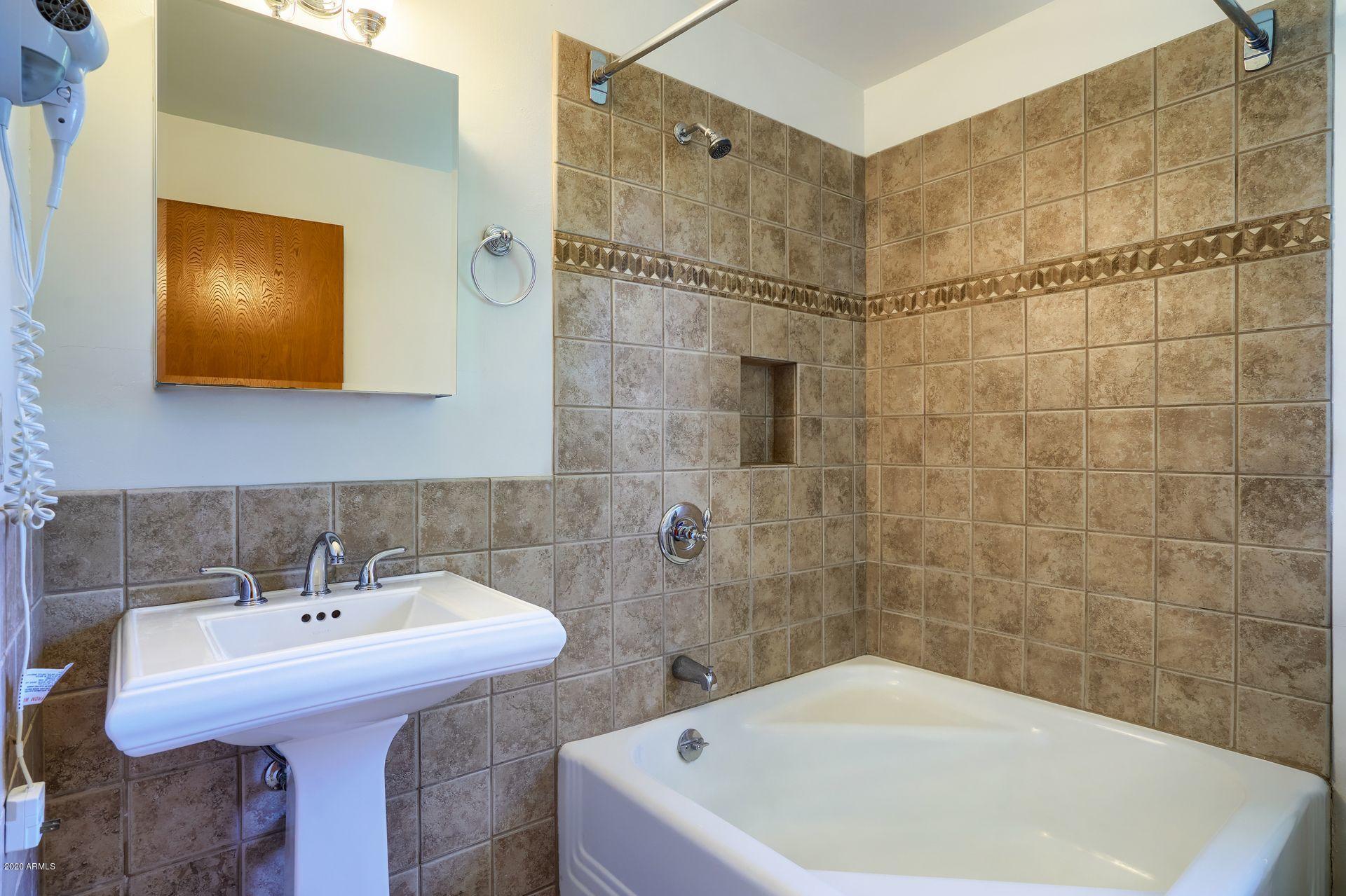 521 West Marlette Avenue Phoenix, AZ 85013 - Photo 13 of 25 12