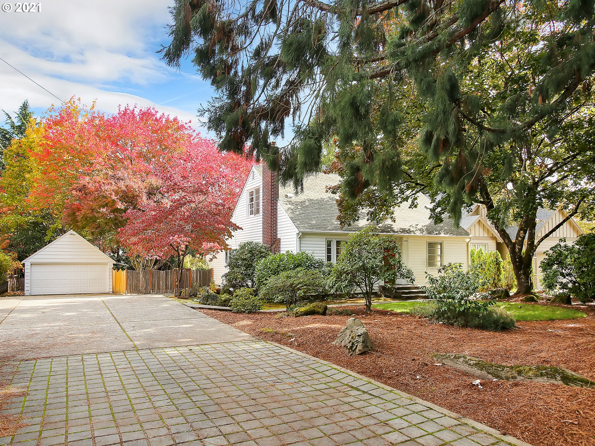 8250 Southwest Sorrento Road Beaverton, OR 97008 - Photo 2 of 32 Gallery Image 2
